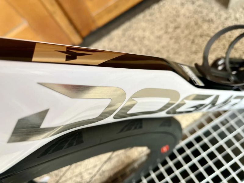 Pinarello Dogma F (NOVÁ), Zipp 454 NSW, SRAM Red AXS E1