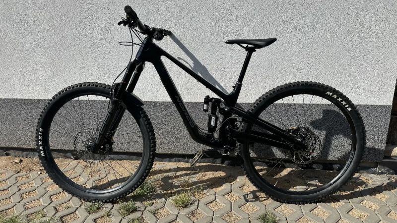 Norco Sight Carbon, C2 v záruce (M) Vivid 150mm, Zeb 170mm, Shimano Saint. 75 000,- 