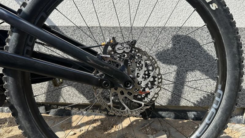 Norco Sight Carbon, C2 v záruce (M) Vivid 150mm, Zeb 170mm, Shimano Saint. 75 000,- 