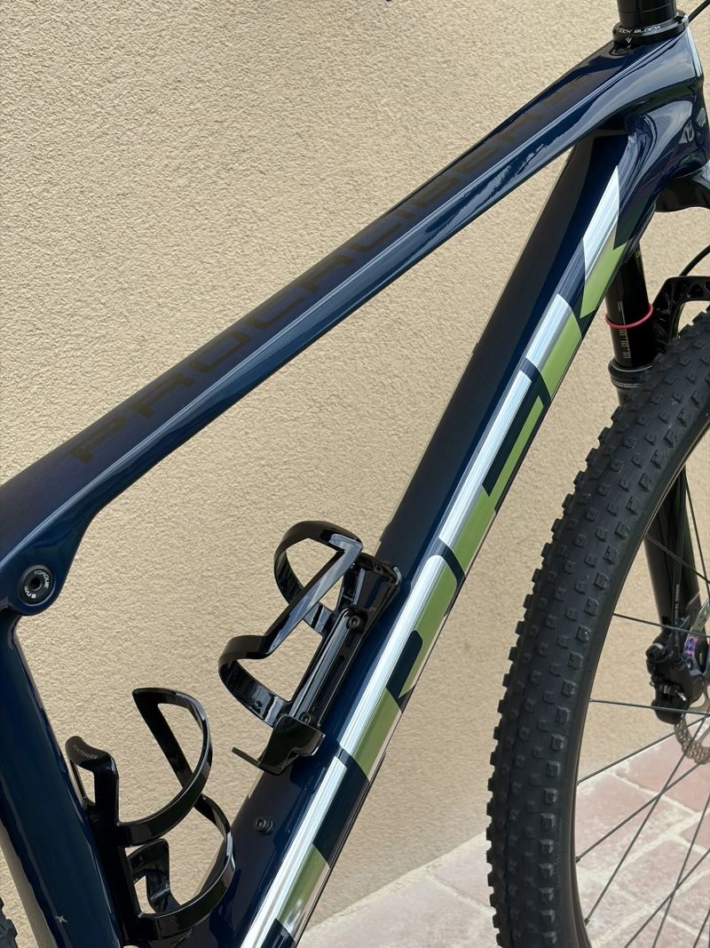 Horské kolo TREK Procaliber 9.6 Blue Carbon Smoke, komponenty SID/XT, vel. ML – ZÁNOVNÍ