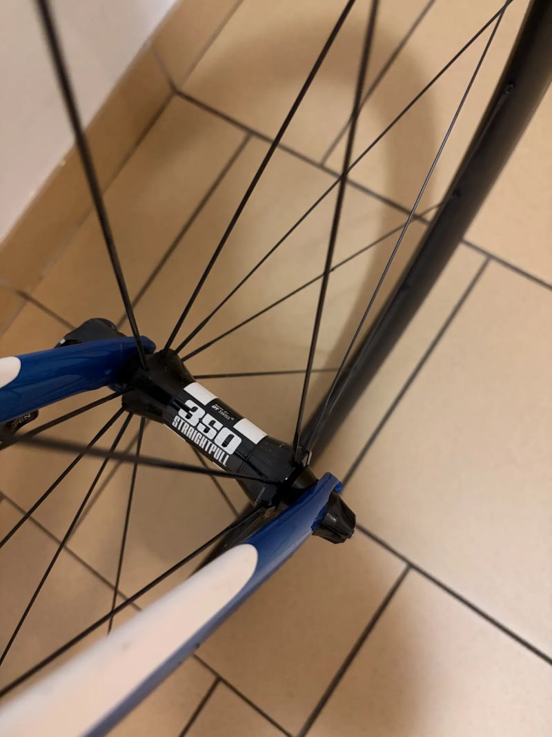 Trek Madone 4.5 | Velikost 56 cm | Ultegra 6800 | Karbonová kola DT Swiss 350 | GP5000 S TR
