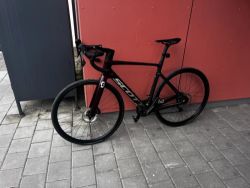 Scott Addict eRide 30, ujeto 1000km, záruka do 3/2028