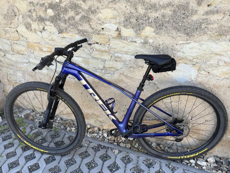 Prodám horské kolo Trek Procaliber 9.5 Gen 3 Purple Flip/Hex Blue