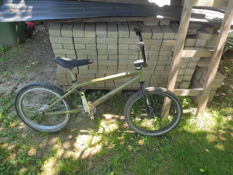 GT BMX kolo GT Performer 20" Black