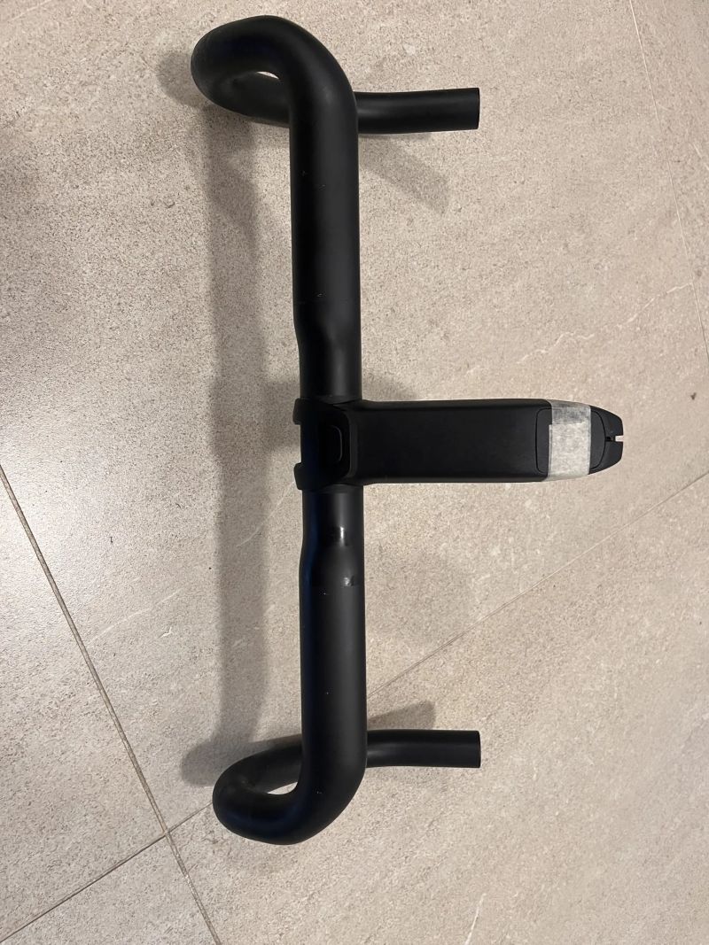 BMC ICS2 cockpit – karbon: řídítka RCB01 420 mm + představec 110 mm