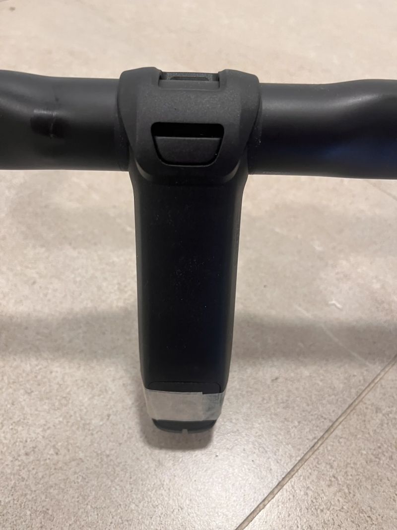 BMC ICS2 cockpit – karbon: řídítka RCB01 420 mm + představec 110 mm