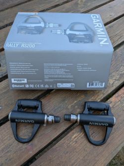 Měřič výkonu Garmin Rally RS200