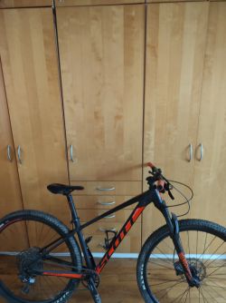 sportovní horské kolo (XC hardtail) SCOTT Scale 960 postavené na rychlých 29" kolech