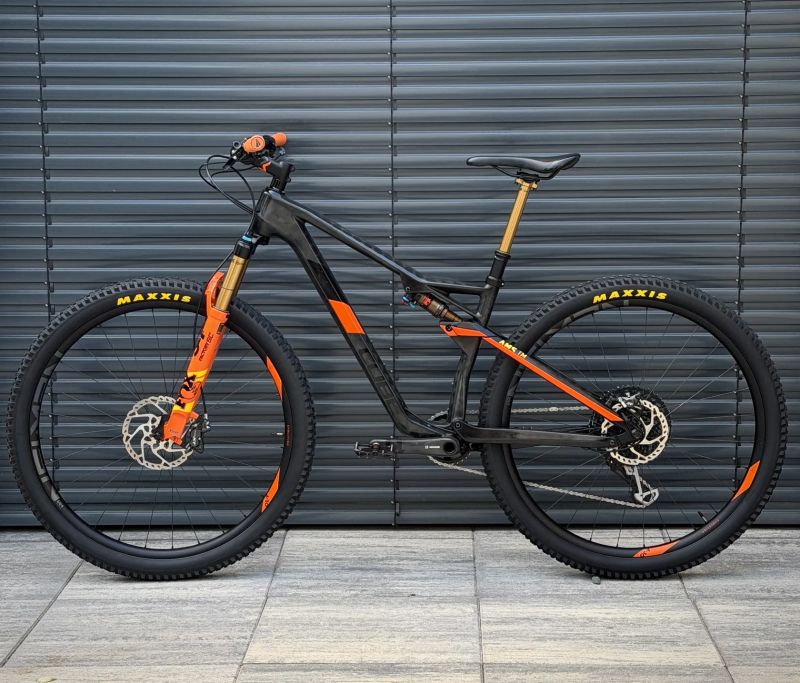 CUBE AMS 100 C:68 TM 29, vel. M