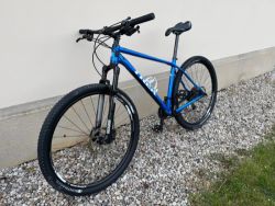 Trek Superfly. Koupil jsem ho, abych závodil. Závodil jsem dvakrát.