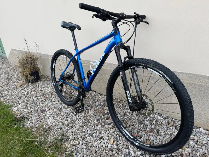 Trek Superfly. Koupil jsem ho, abych závodil. Závodil jsem dvakrát.