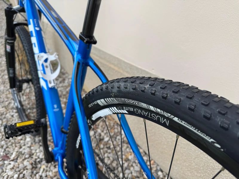 Trek Superfly. Koupil jsem ho, abych závodil. Závodil jsem dvakrát.