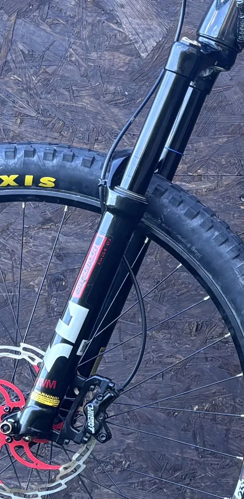 SR Suntour