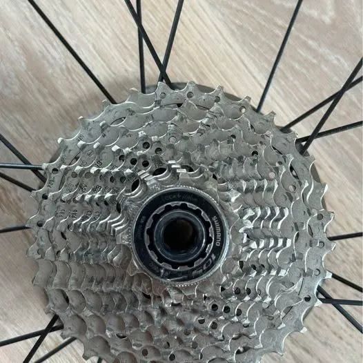 SET téměř nejetých karbon. kol EQUATOR 45T DISK + další 