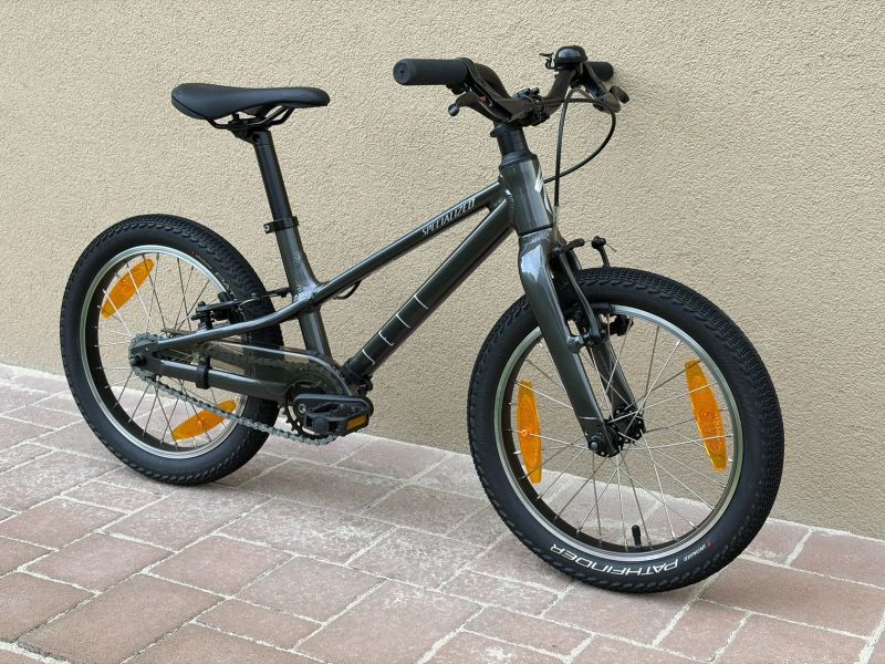 Dětské kolo SPECIALIZED Jett 16 Single Speed 6,75 kg s pedály – TOP STAV, ZÁNOVNÍ
