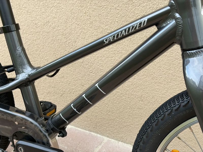 Dětské kolo SPECIALIZED Jett 16 Single Speed 6,75 kg s pedály – TOP STAV, ZÁNOVNÍ
