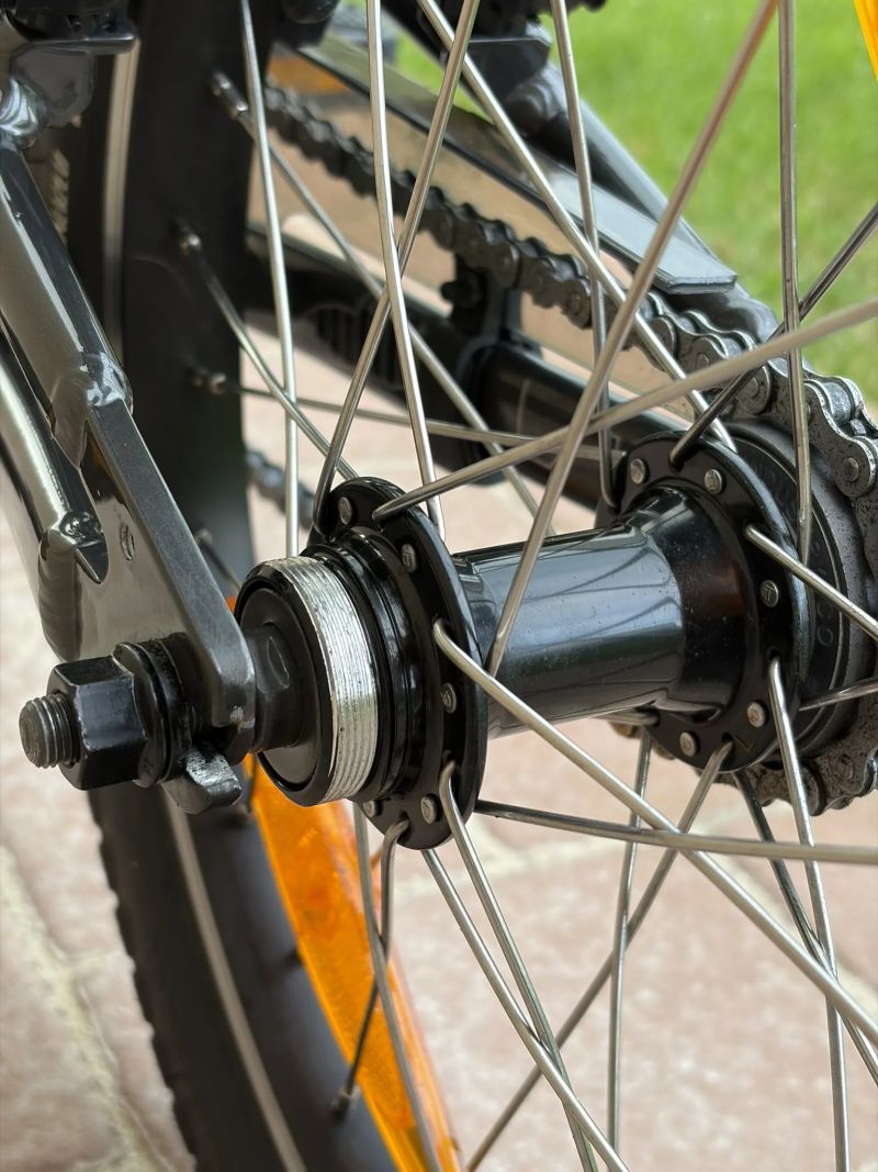 Dětské kolo SPECIALIZED Jett 16 Single Speed 6,75 kg s pedály – TOP STAV, ZÁNOVNÍ