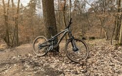 Trek Slash 9.8 GX AXS T-Type Gen 6 Black Olive velikost M/L