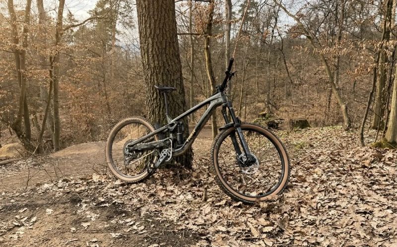 Trek Slash 9.8 GX AXS T-Type Gen 6 Black Olive velikost M/L