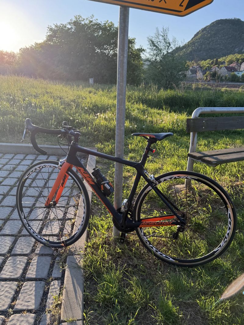 Silniční kolo KTM Revelator Alto 4000