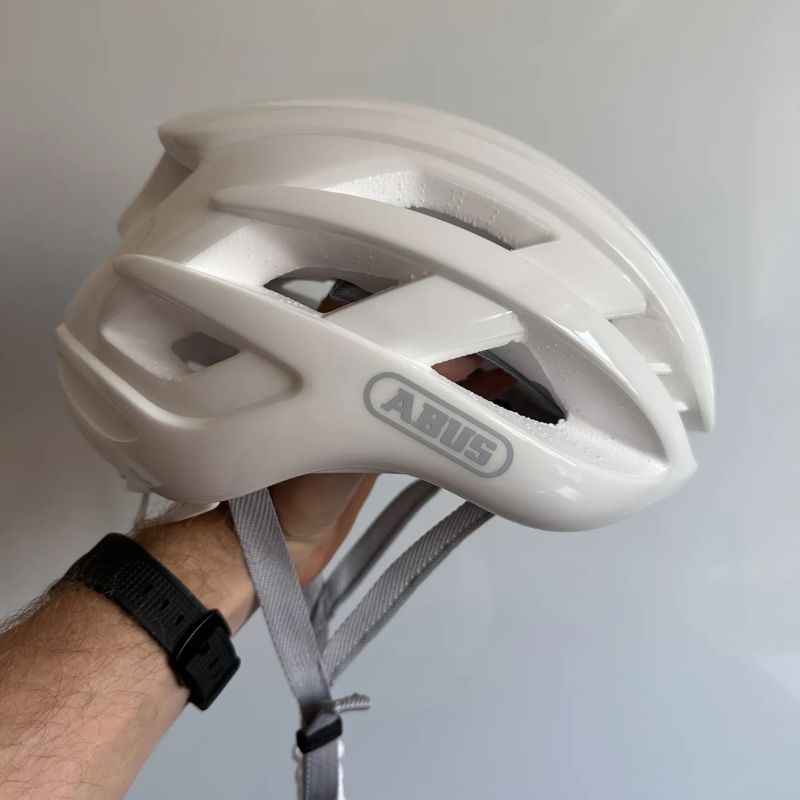 Cyklistická přilba ABUS AirBreaker pure white vel. M