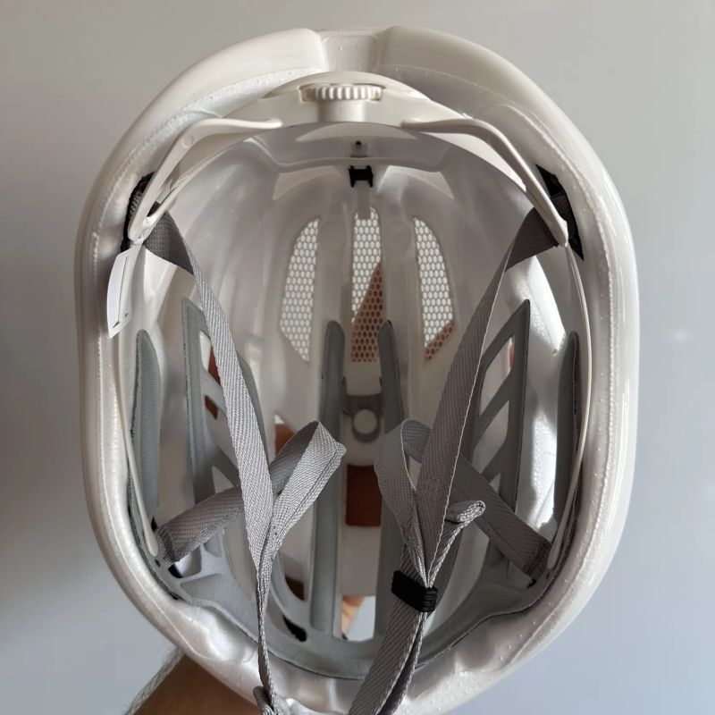 Cyklistická přilba ABUS AirBreaker pure white vel. M