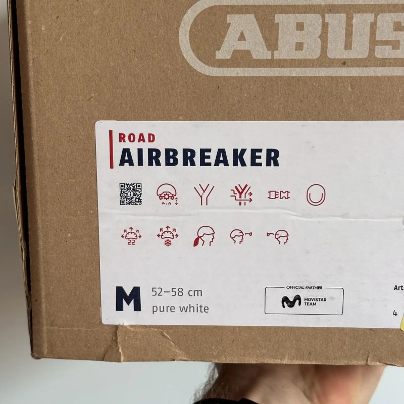 Cyklistická přilba ABUS AirBreaker pure white vel. M