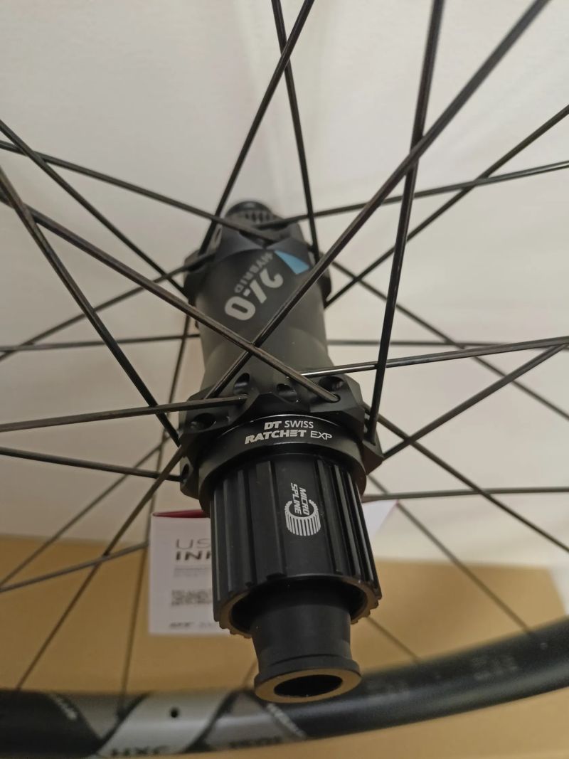 Karbonová kola DT Swiss HXC Carbon Reverse Mullet