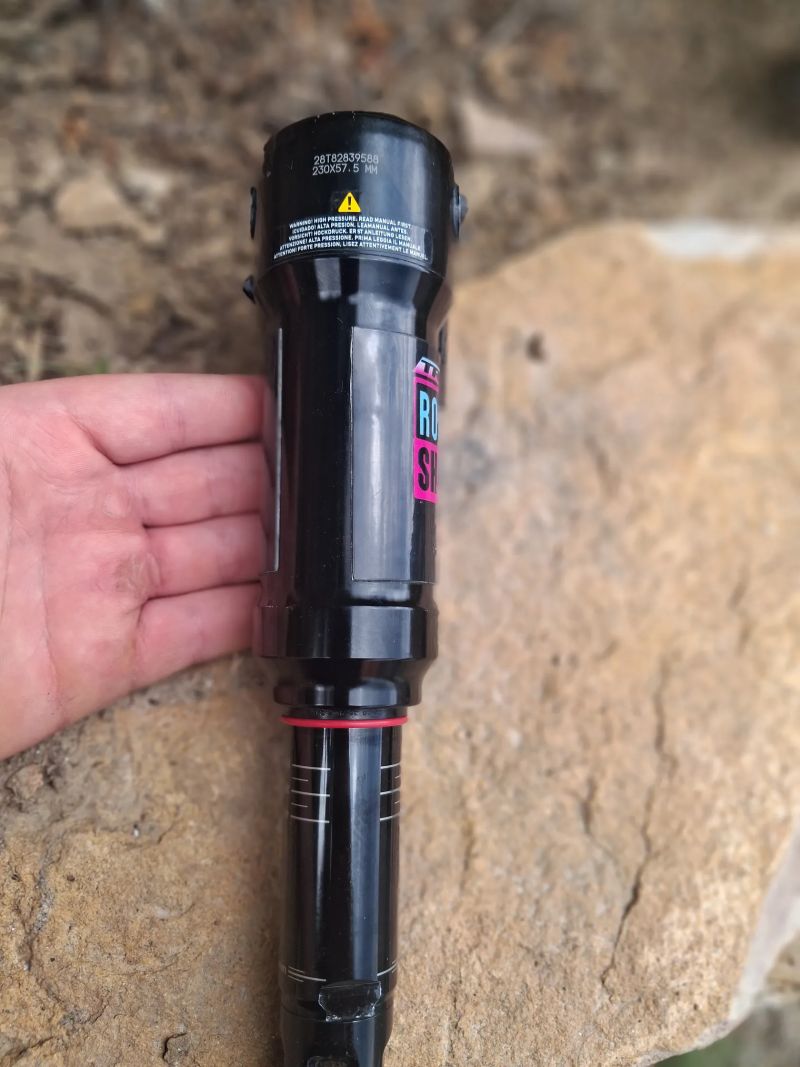 Tlumič RockShox Deluxe RT3 