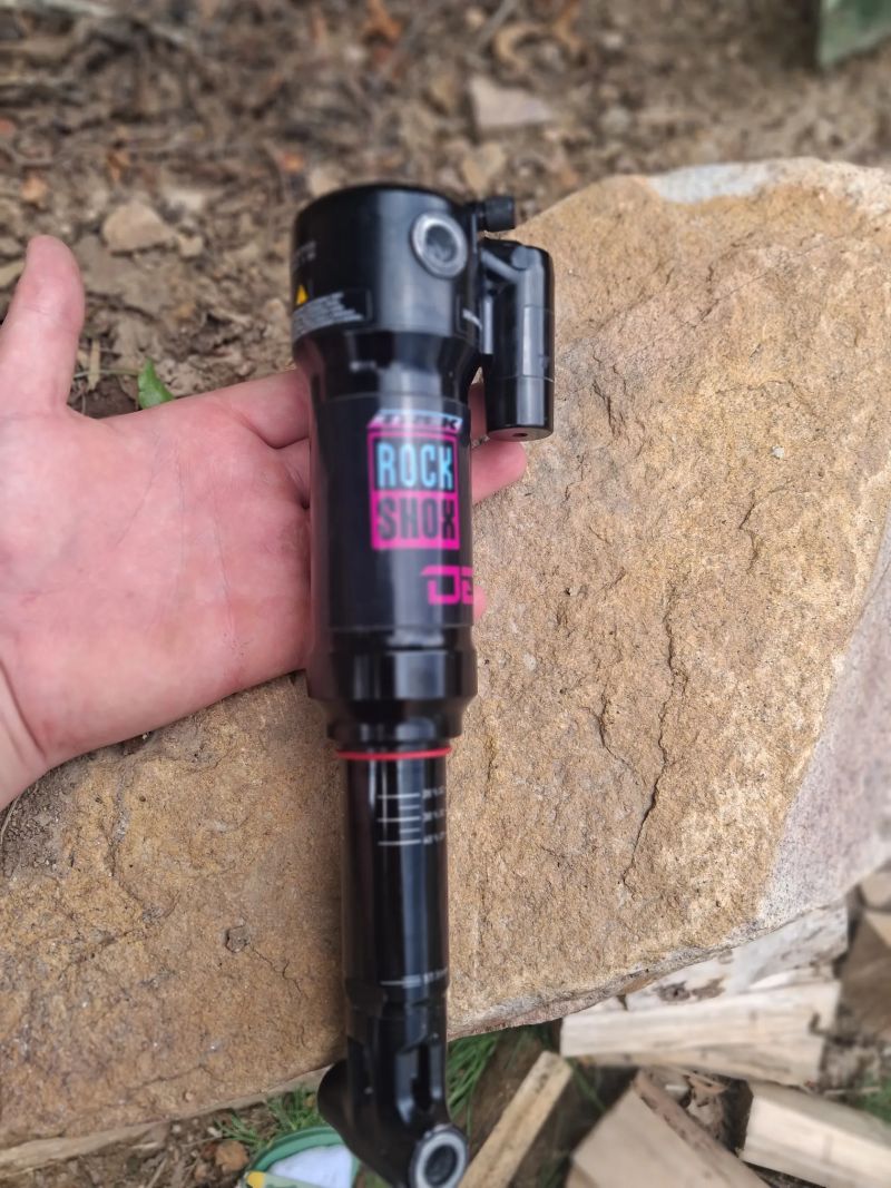 Tlumič RockShox Deluxe RT3 