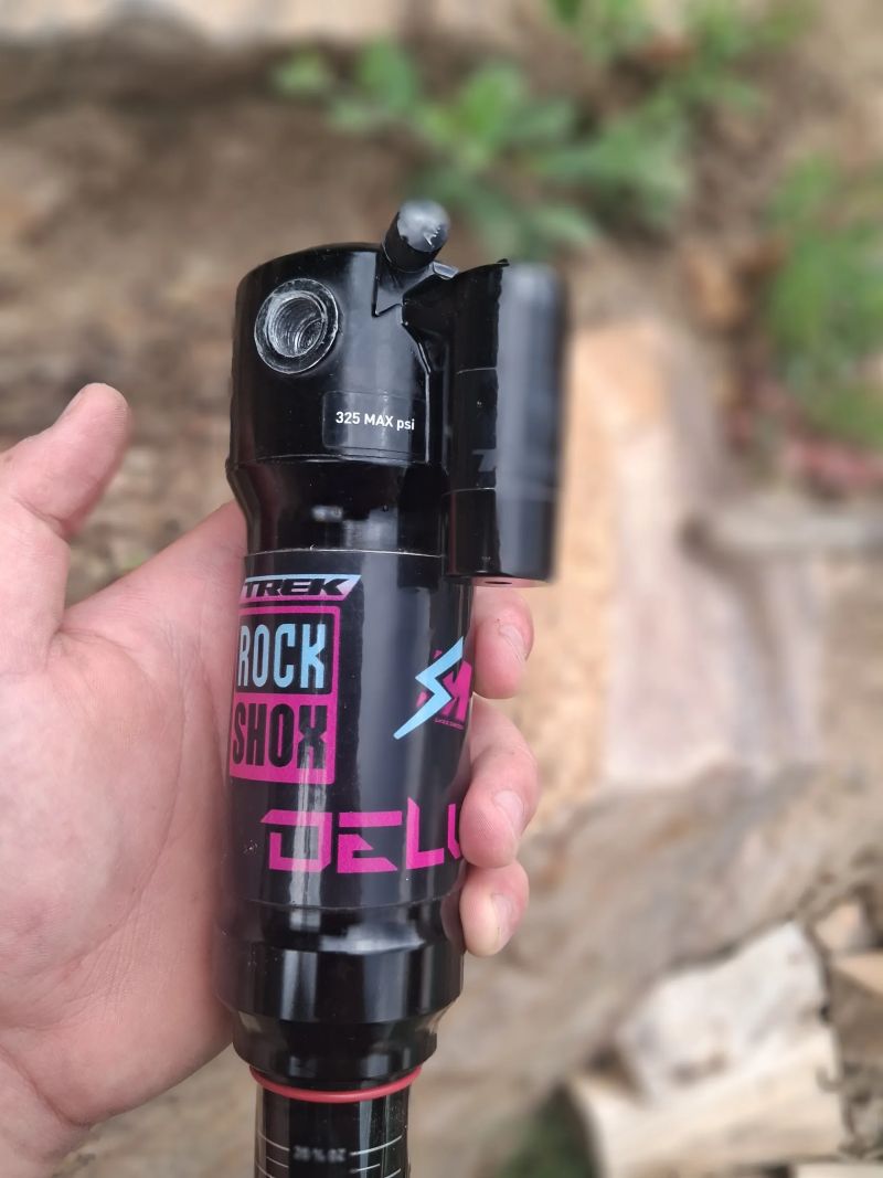 Tlumič RockShox Deluxe RT3 