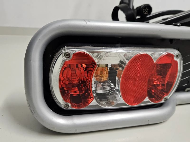 Nosič Thule EuroRide 940, na tažné zařízení (2 kola)