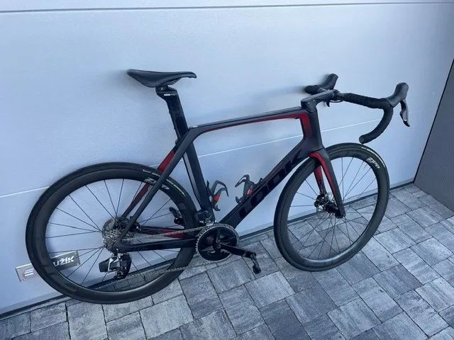 Look 695 