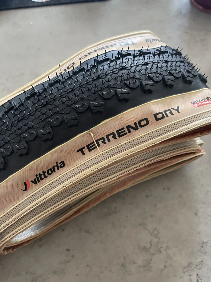 Vittoria Terreno Dry TLR 700x40