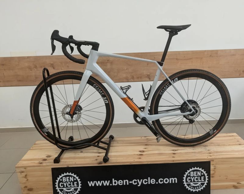 Superior X road team issue di2 grx karbonová kola DT Swiss