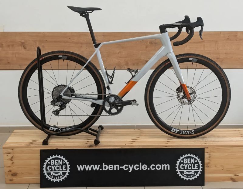 Superior X road team issue di2 grx karbonová kola DT Swiss
