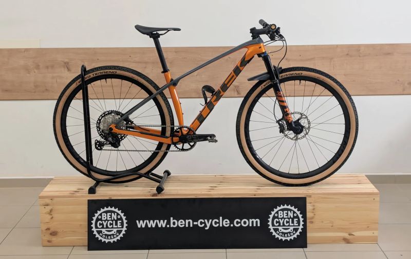 Trek Procaliber 9.8 karbonová kola bontrager