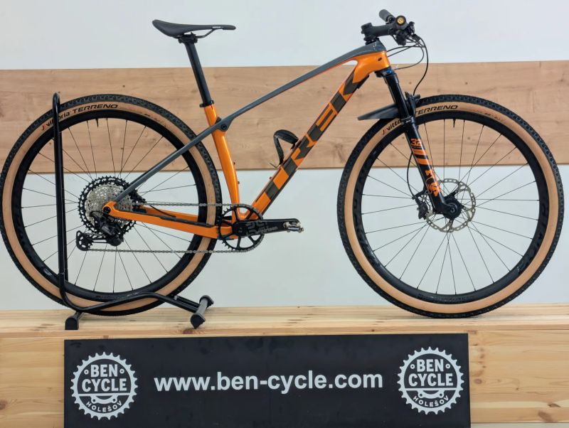 Trek Procaliber 9.8 karbonová kola bontrager