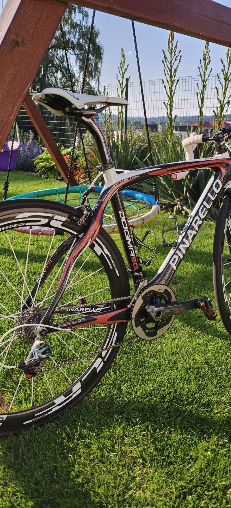 Pinarello Dogma replica vel. 52cm. Sram RED. Full karbon