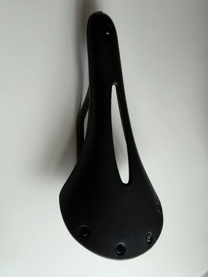 Sedlo - BROOKS C13 Carved - 145 mm - černé