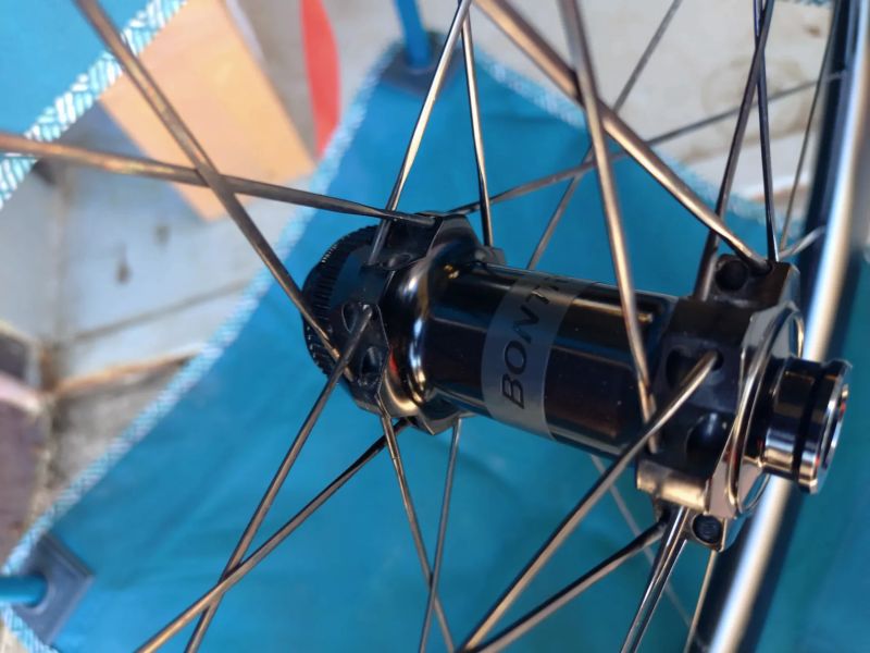 Silniční karbonová kola BONTRAGER