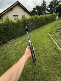 Teleskopická sedlovka Rock Shox Reverb AXS