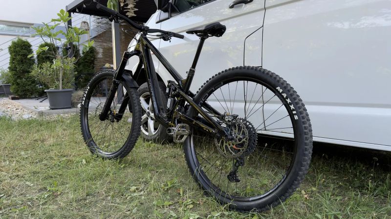 Norco Sight Carbon, C2 v záruce (M) Vivid 150mm, Zeb 170mm, Shimano Saint. 75 000,- 