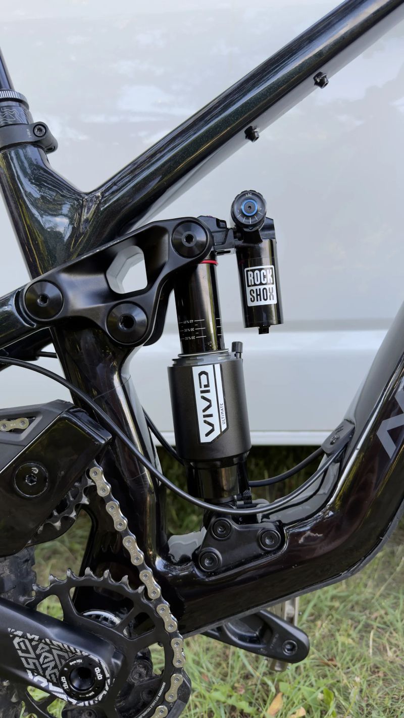 Norco Sight Carbon, C2 v záruce (M) Vivid 150mm, Zeb 170mm, Shimano Saint. 75 000,- 