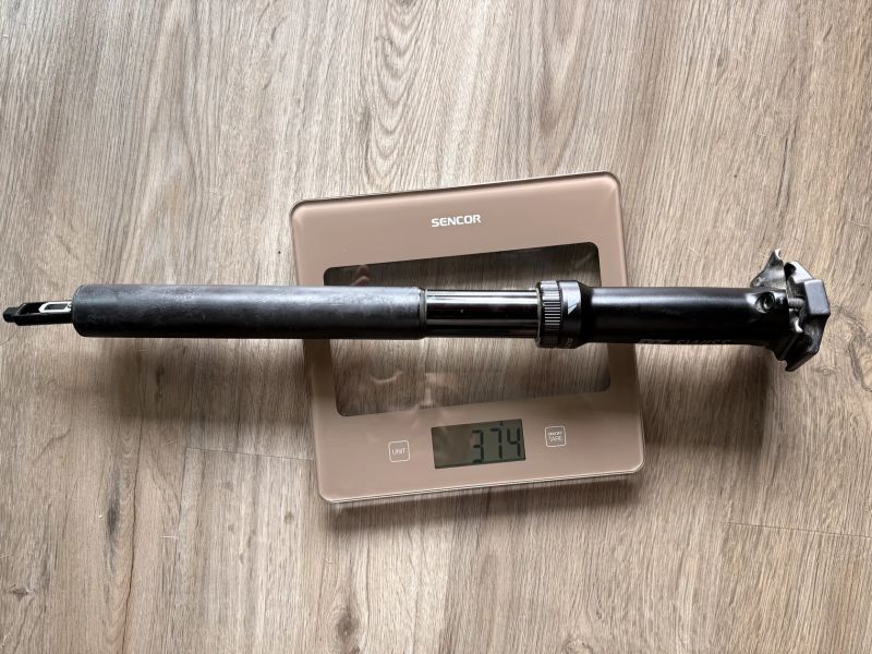 DT Swiss stavitelná sedlovka D232 30.9/400 mm Carbon