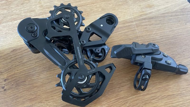 Nová přehazovačka SRAM Eagle 70 T-type + řadicí páčka Sram Eagle 70 T-Type Trigger, I SAMOSTATNĚ