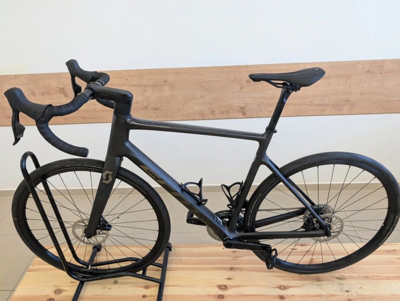 Scott Addict 10 axs < 200 km