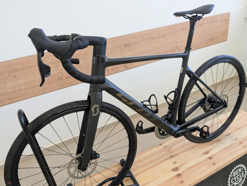 Scott Addict 10 axs < 200 km
