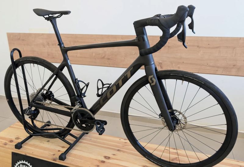 Scott Addict 10 axs < 200 km