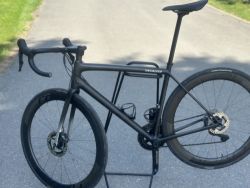 Specialized Aethos 2022 vel 56, černá barva, vlastní stavba